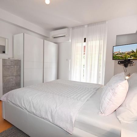 Apartment Sambris No 1 Vrsar Exterior photo